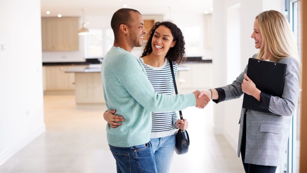 What to Consider When Choosing a Real Estate Agent to Sell Your Home
